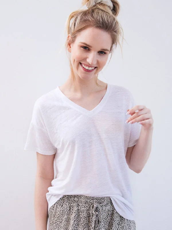 Casual outfits that elevate your style   Distancer T-Shirt
